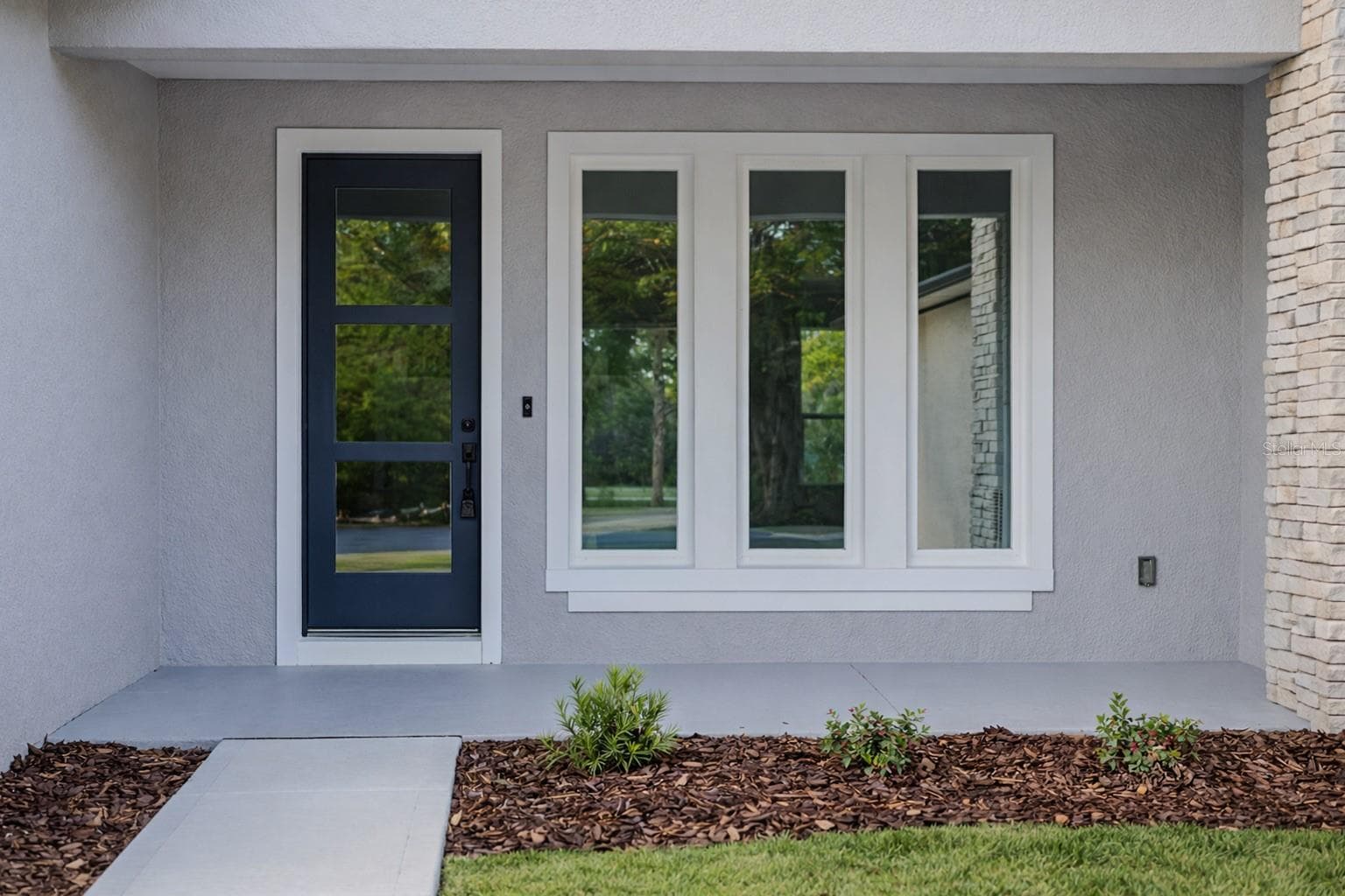 45 ROYAL OAK DRIVE — photo 3 of 38