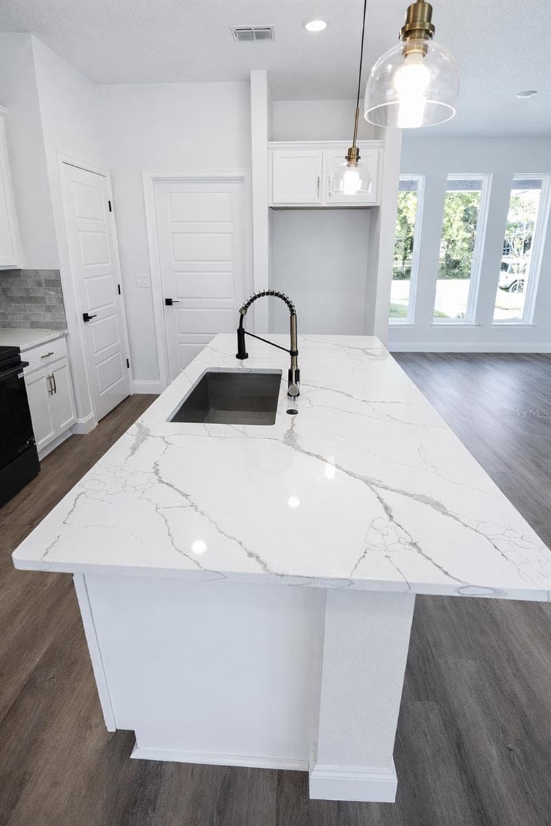 45 ROYAL OAK DRIVE — photo 12 of 38