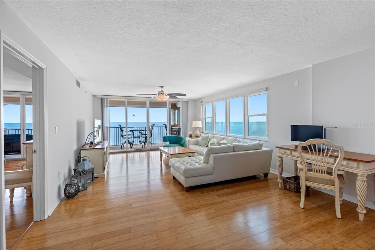 16326 GULF BOULEVARD — photo 3 of 40
