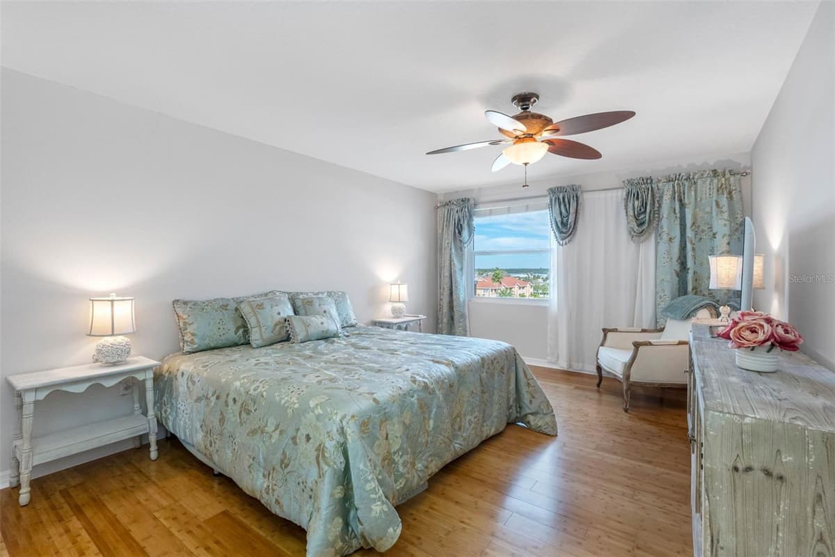 16326 GULF BOULEVARD — photo 22 of 40
