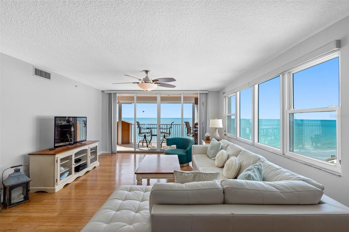 16326 GULF BOULEVARD — photo 2 of 40