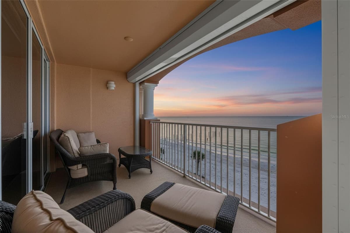 16326 GULF BOULEVARD — photo 32 of 40