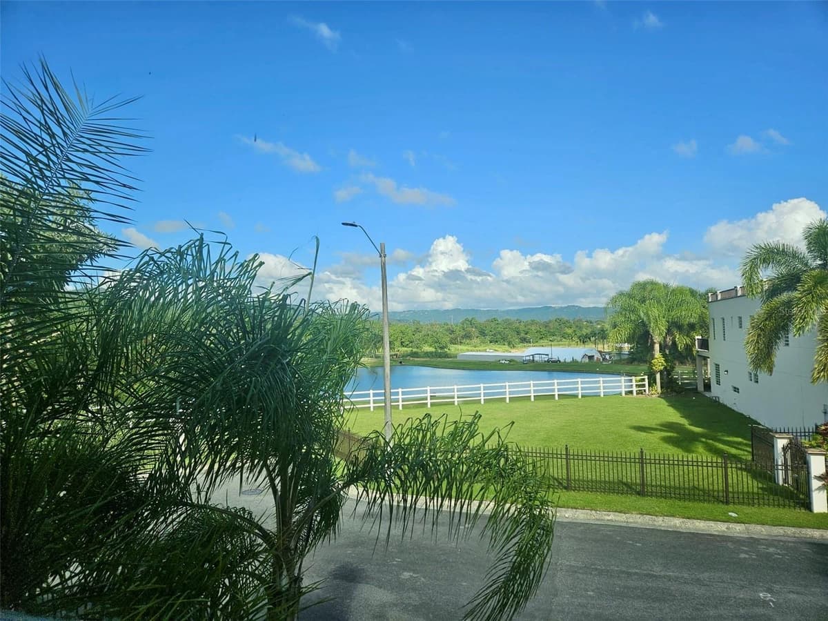 H 11 CAGUAS REAL, TORRES DEL ORO — photo 14 of 24