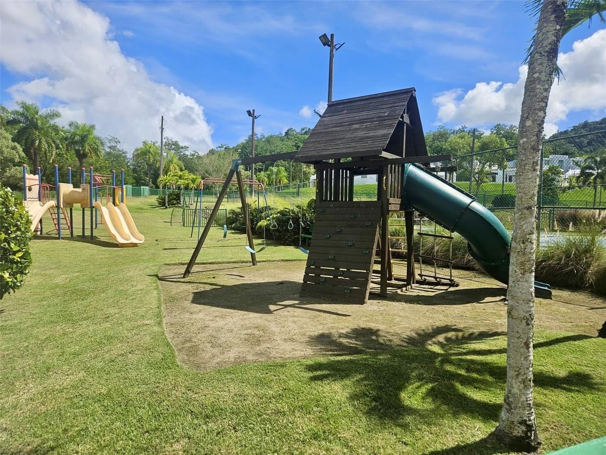 H 11 CAGUAS REAL, TORRES DEL ORO — photo 18 of 24