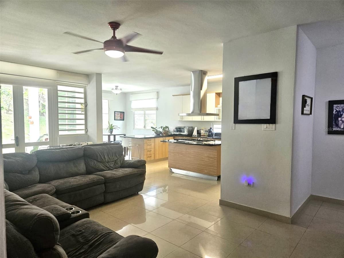 H 11 CAGUAS REAL, TORRES DEL ORO — photo 11 of 24