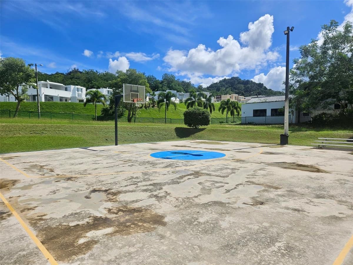 H 11 CAGUAS REAL, TORRES DEL ORO — photo 22 of 24