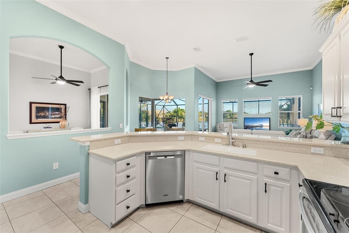 3241 GATLIN DRIVE — photo 13 of 80