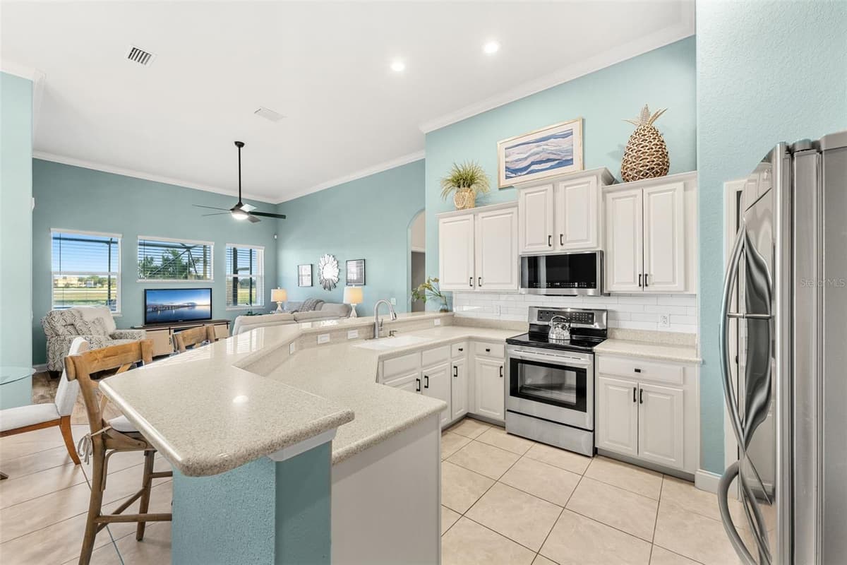 3241 GATLIN DRIVE — photo 17 of 80