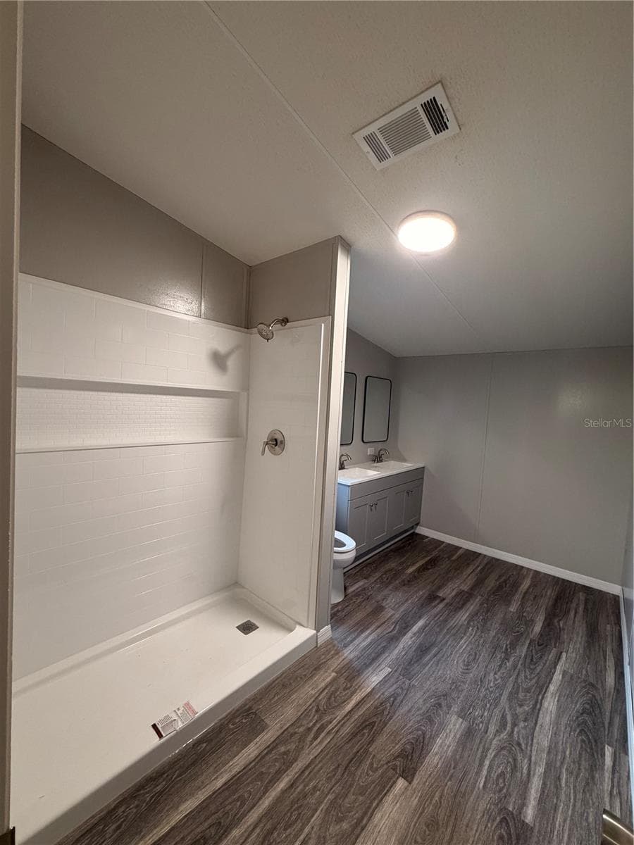 212 PARADISE SHORES ROAD — photo 19 of 23