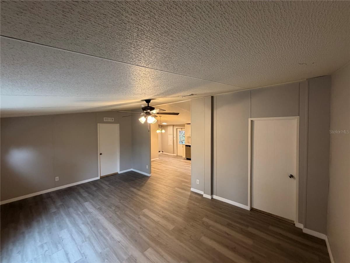212 PARADISE SHORES ROAD — photo 9 of 23