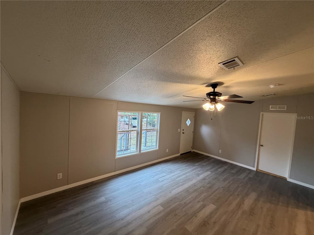 212 PARADISE SHORES ROAD — photo 8 of 23