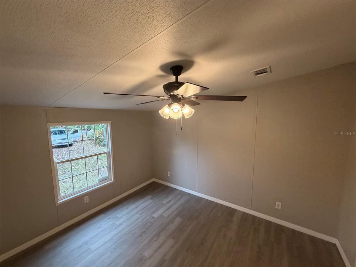 212 PARADISE SHORES ROAD — photo 13 of 23