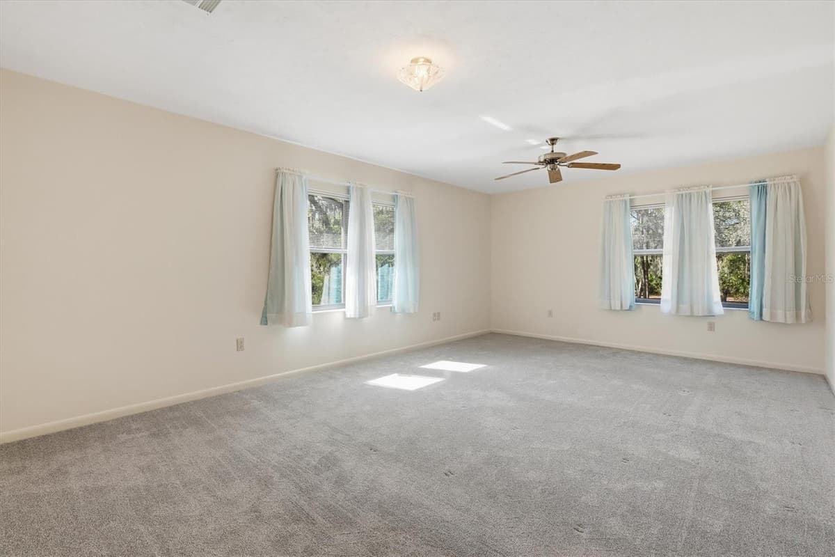 14600 216TH PLACE — photo 32 of 59