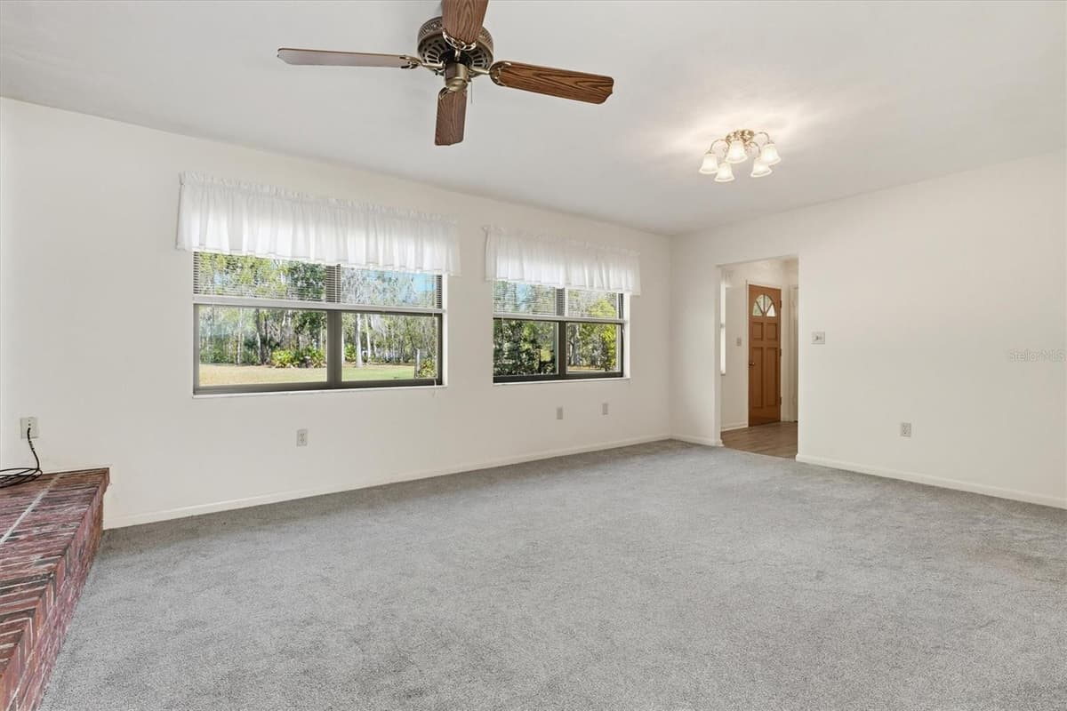 14600 216TH PLACE — photo 13 of 59