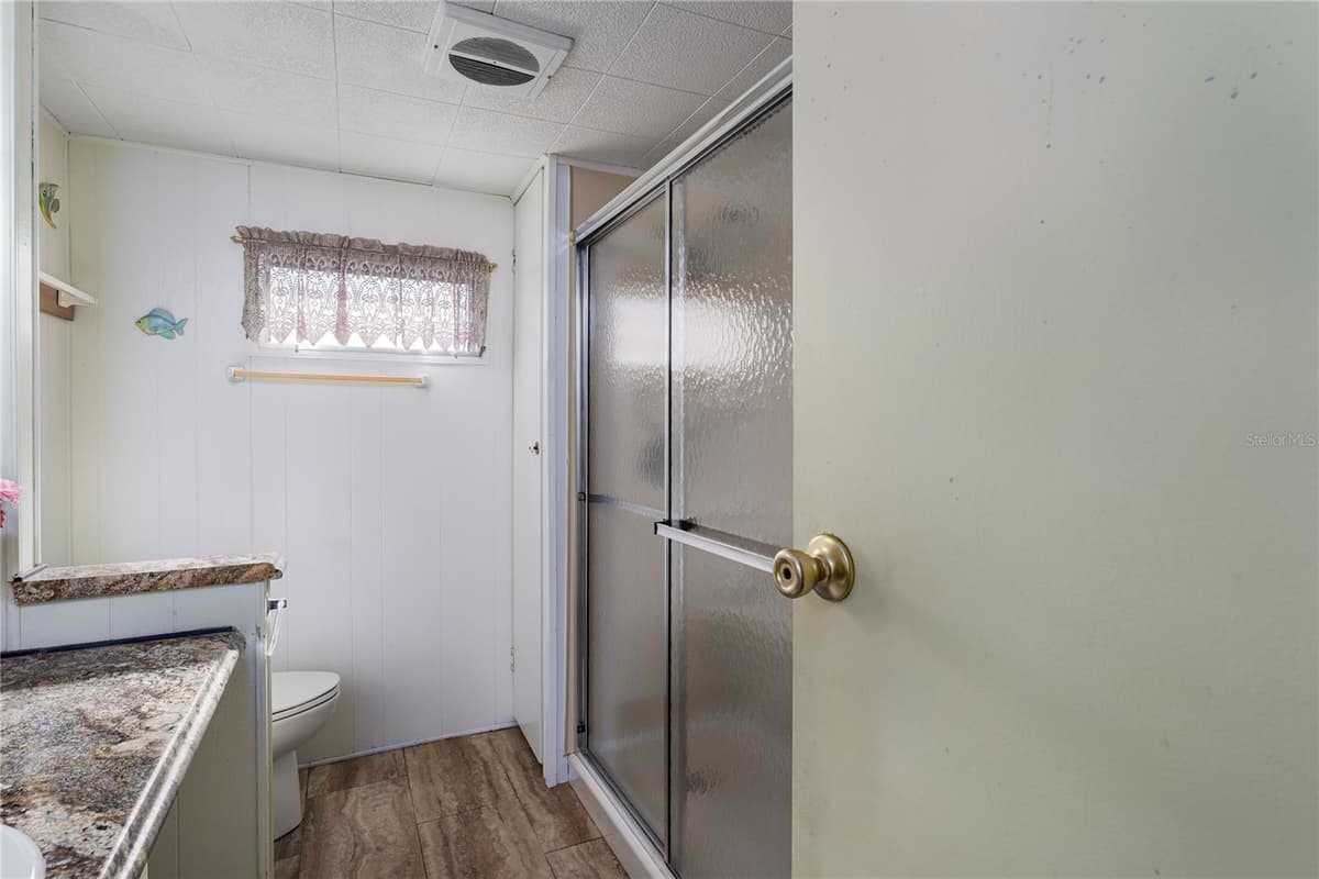 3326 BERNADETTE DRIVE — photo 13 of 26