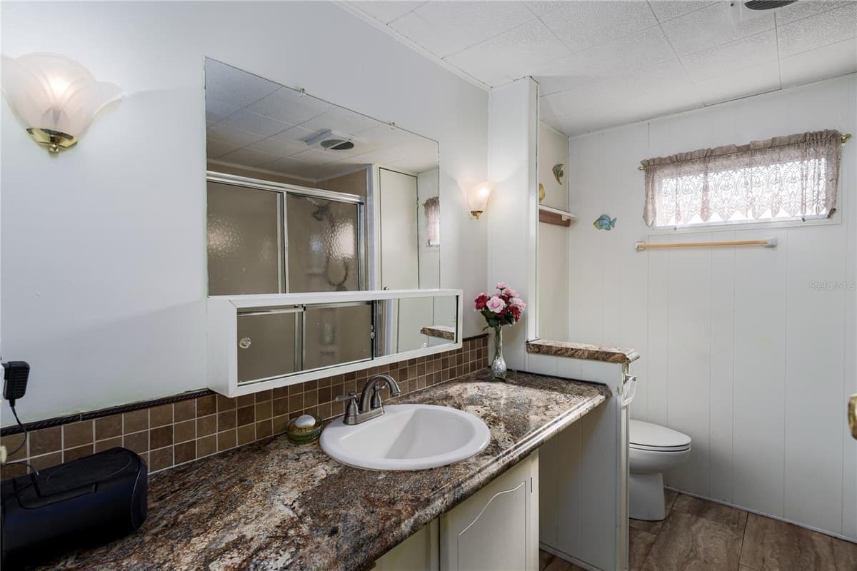 3326 BERNADETTE DRIVE — photo 12 of 26