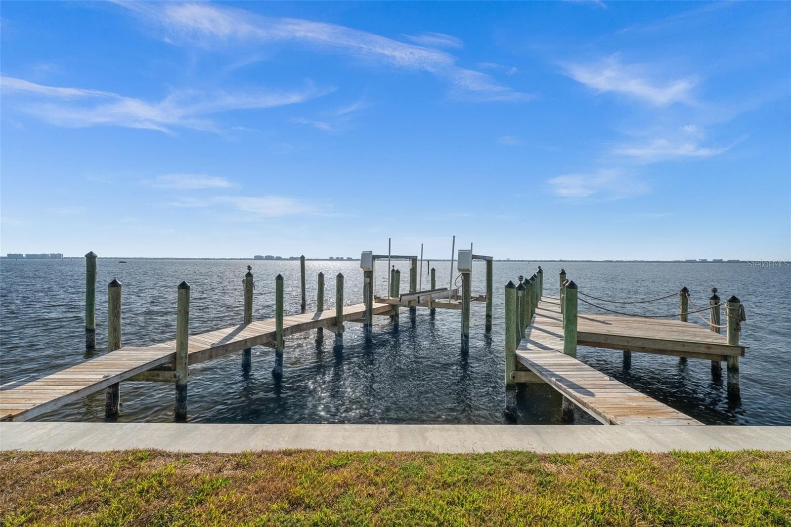 264 BAYSHORE DRIVE — photo 39 of 51