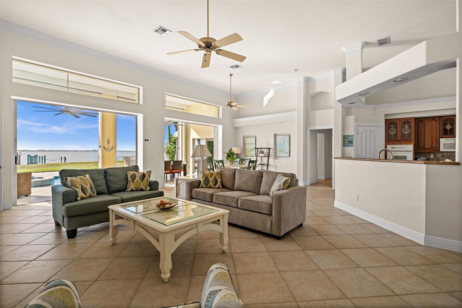 264 BAYSHORE DRIVE — photo 15 of 51