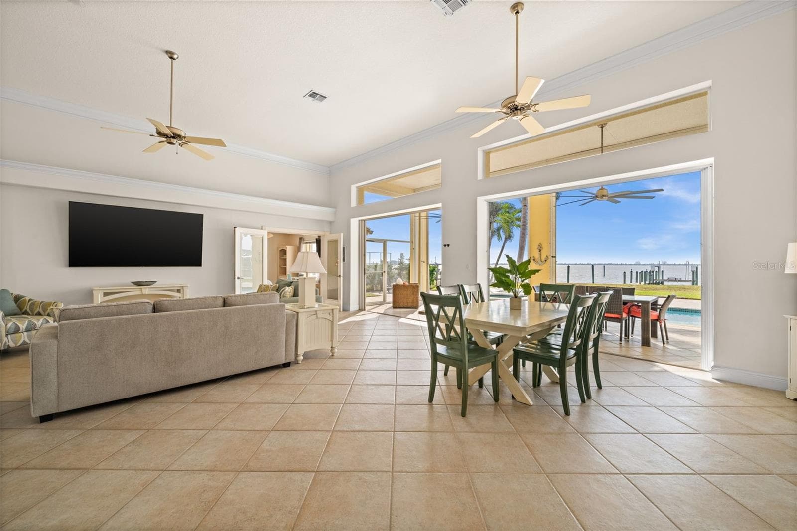 264 BAYSHORE DRIVE — photo 19 of 51