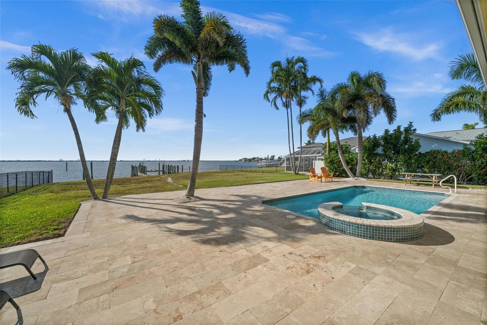 264 BAYSHORE DRIVE — photo 9 of 51
