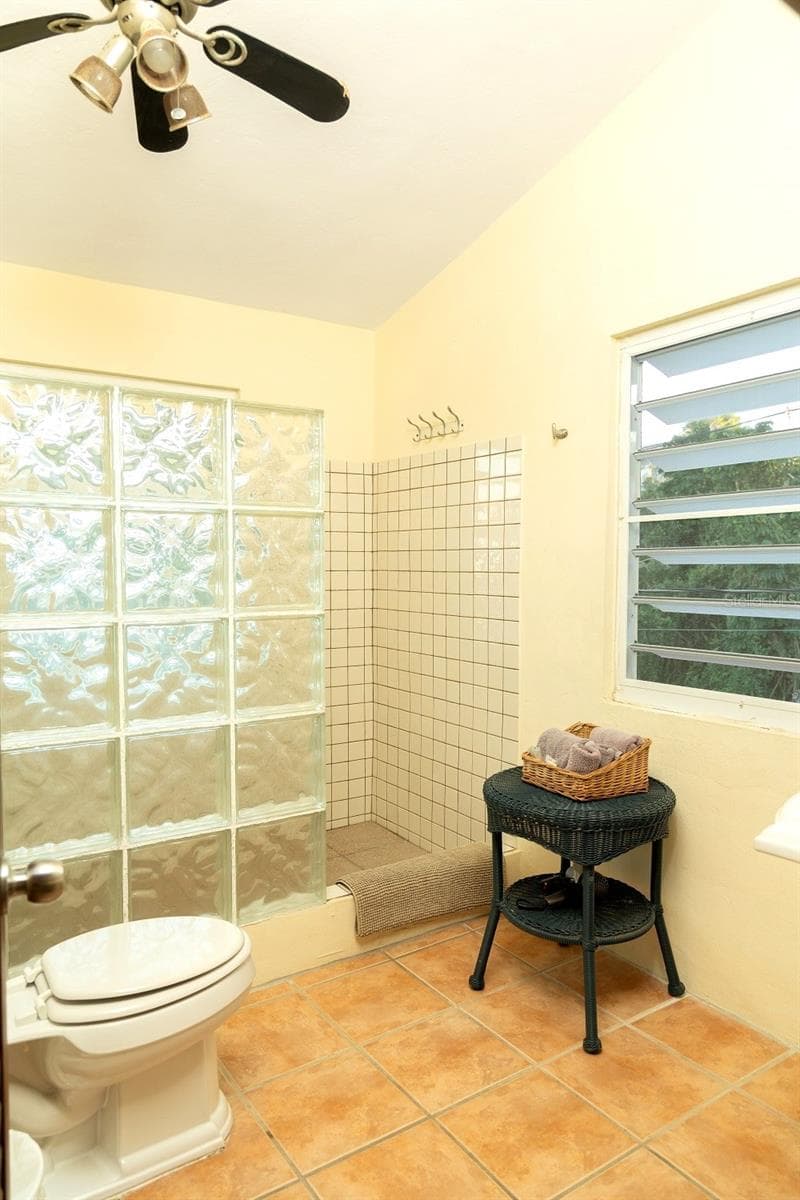 993 CALLE 16 — photo 24 of 31