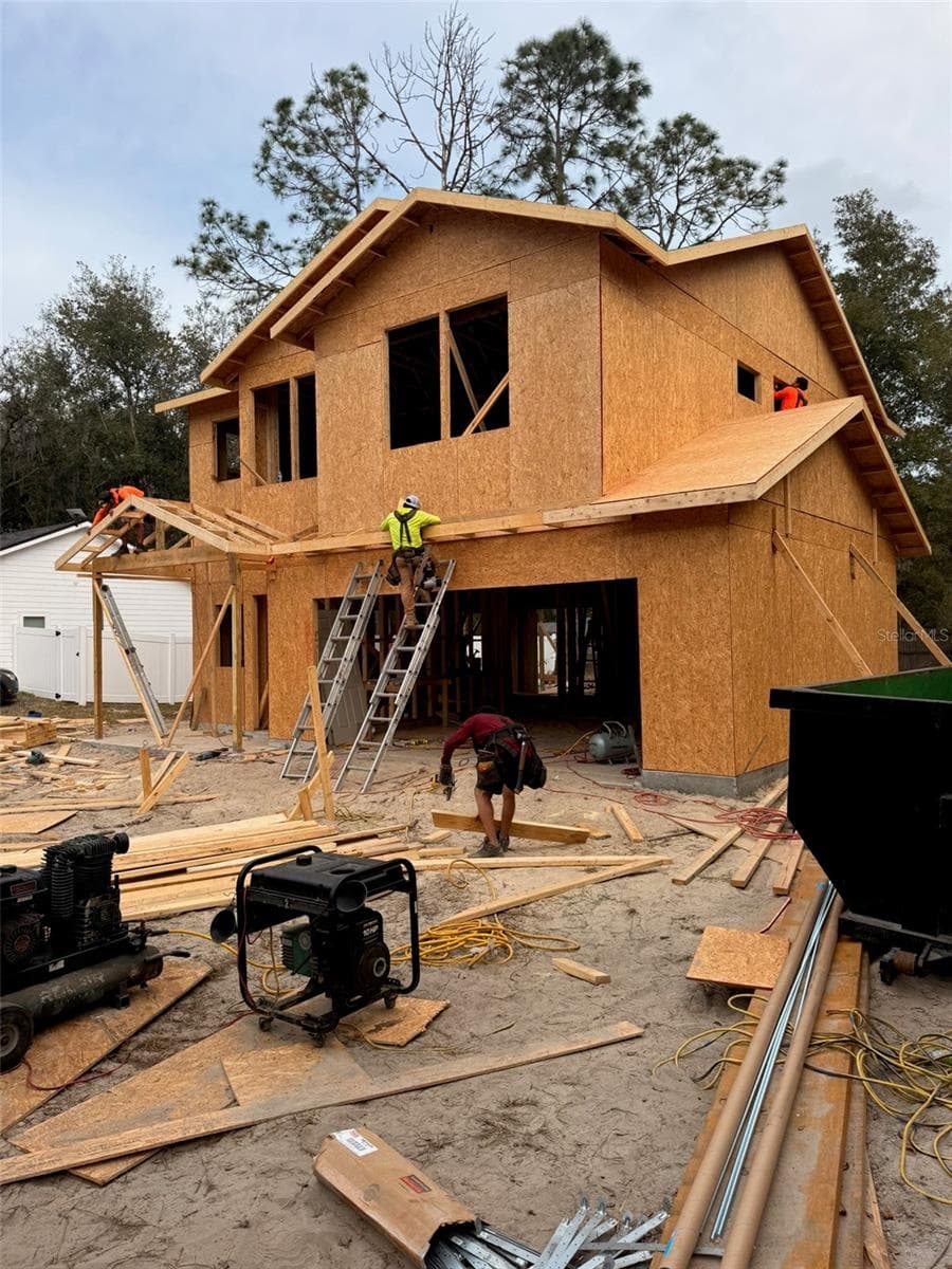 228 DAWN AVENUE — photo 10 of 21