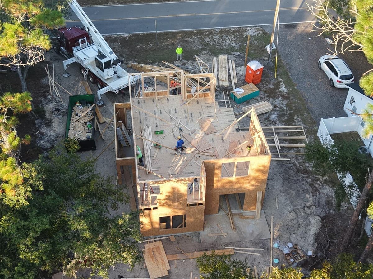228 DAWN AVENUE — photo 7 of 21