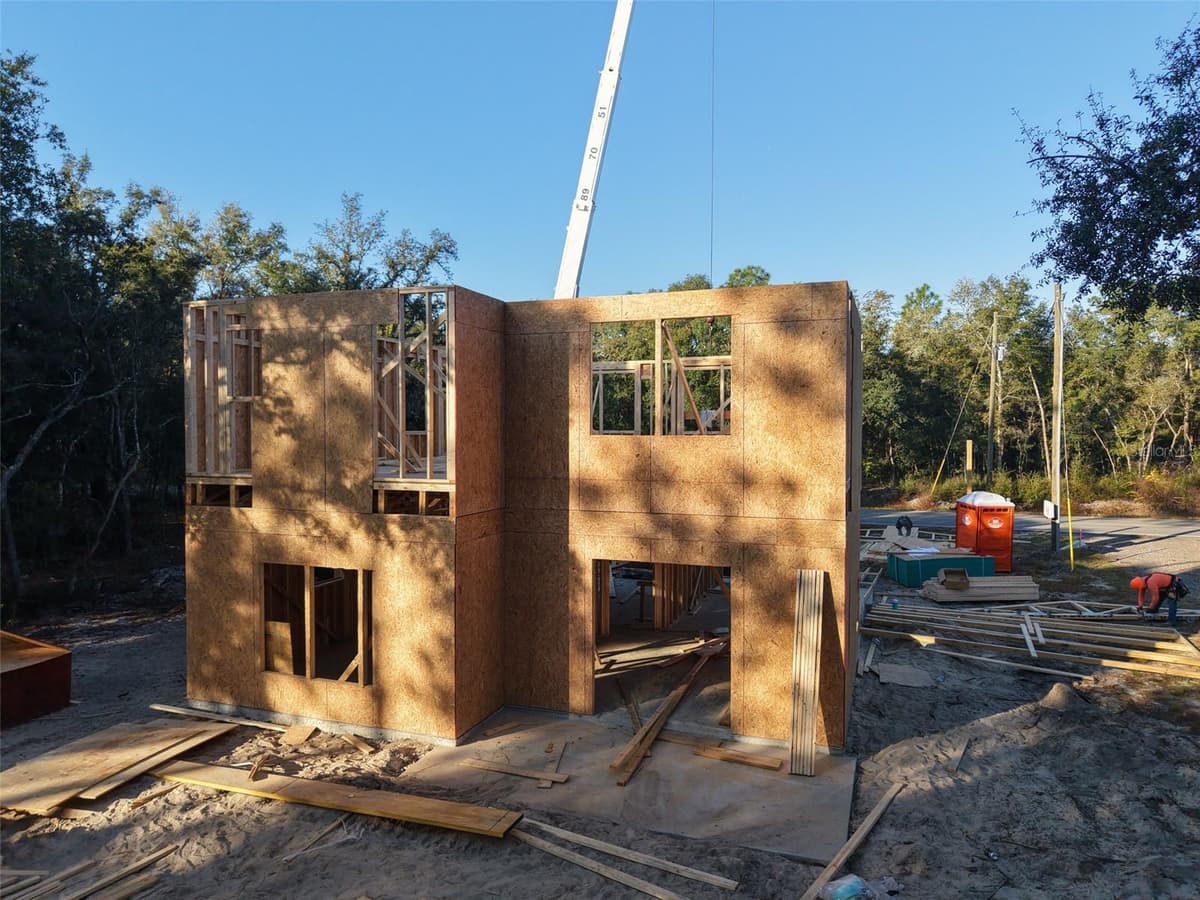 228 DAWN AVENUE — photo 8 of 21