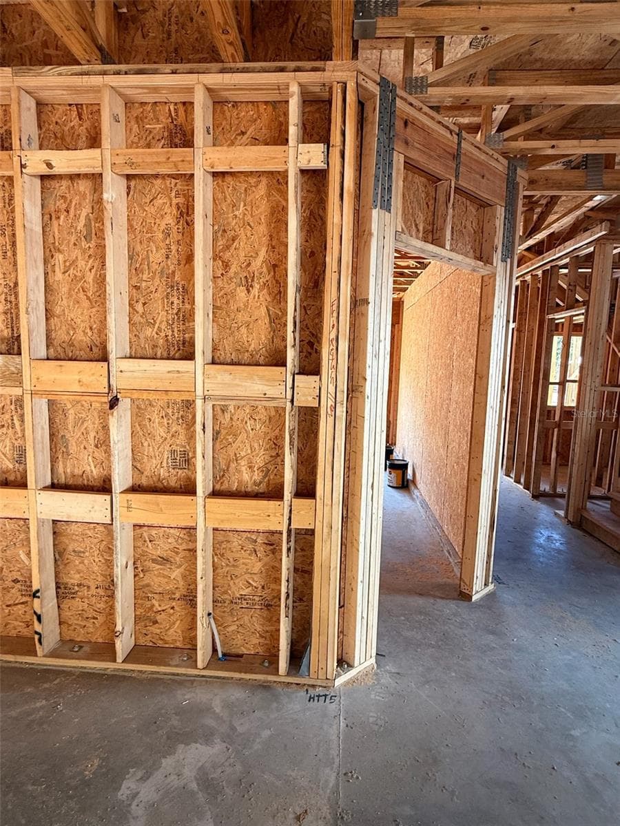228 DAWN AVENUE — photo 14 of 21