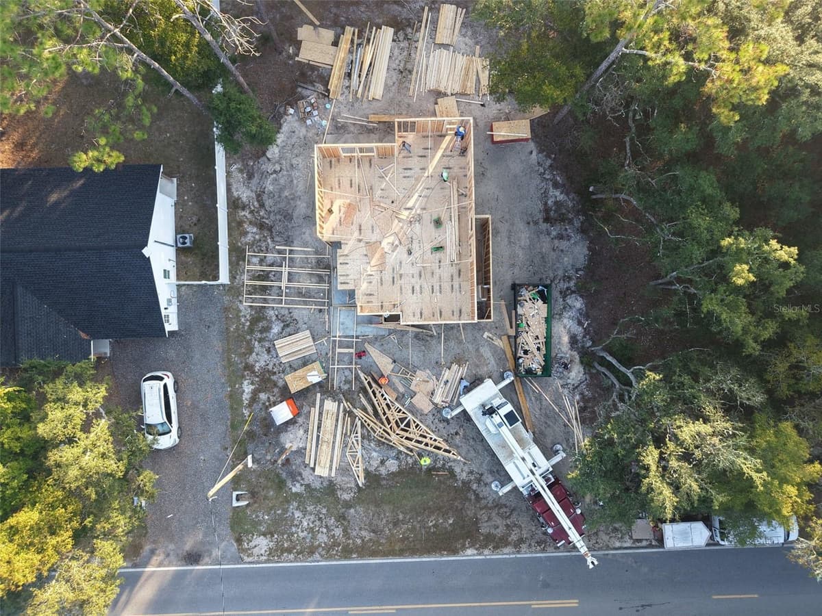 228 DAWN AVENUE — photo 6 of 21