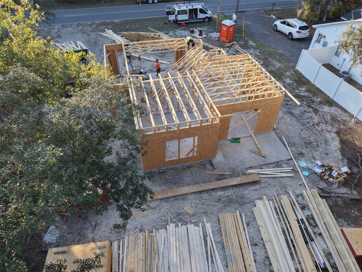 228 DAWN AVENUE — photo 3 of 21