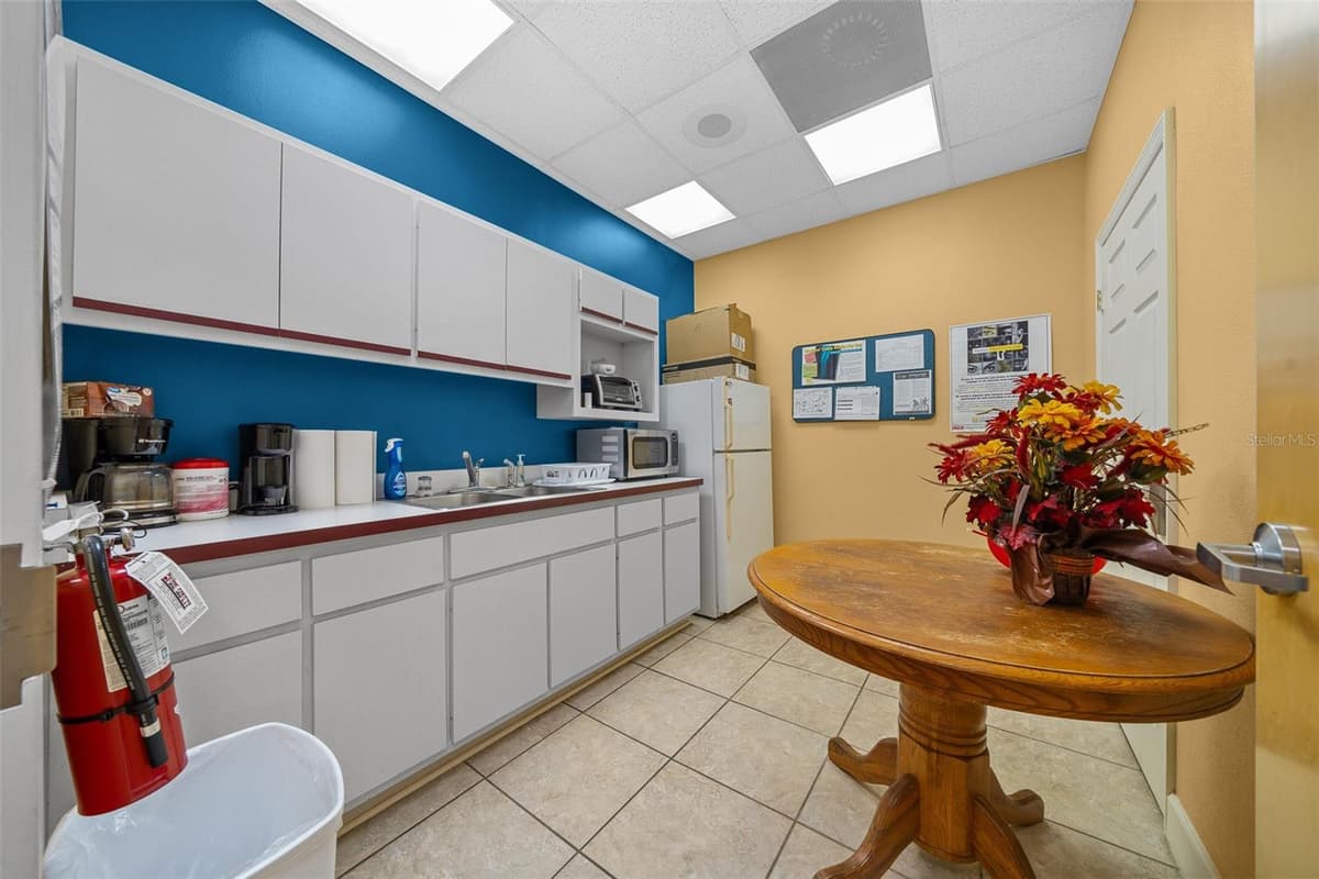 5925 ABSHIER BOULEVARD — photo 14 of 45