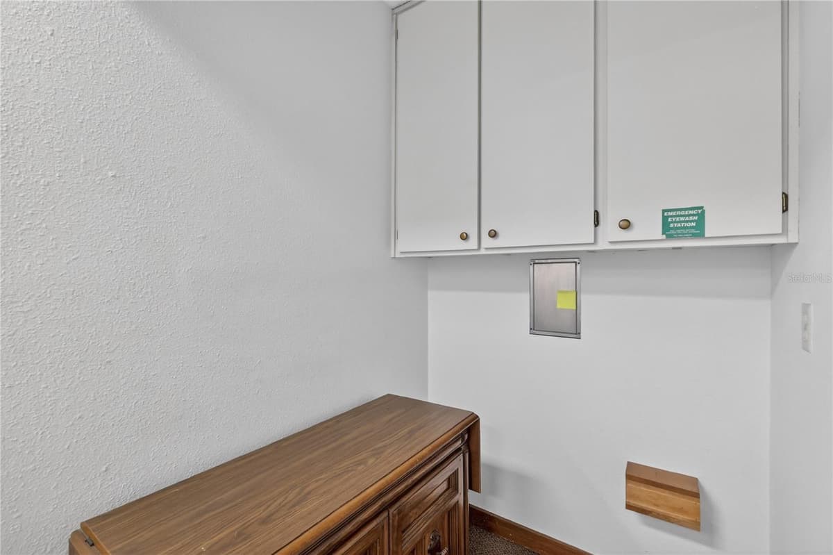 708 LEE STREET — photo 24 of 29
