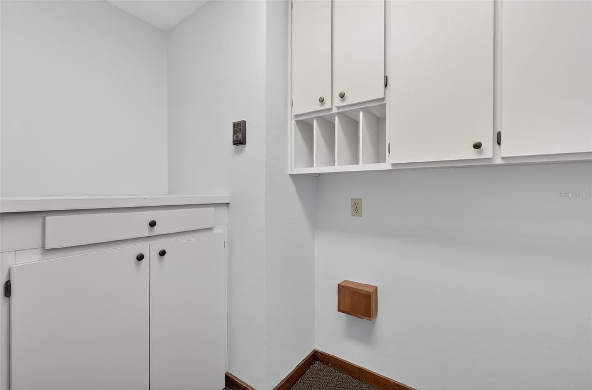 708 LEE STREET — photo 20 of 29