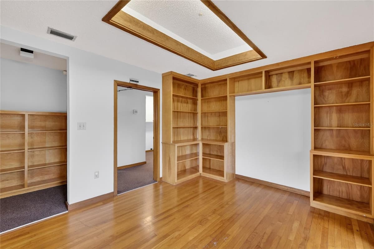 708 LEE STREET — photo 22 of 29