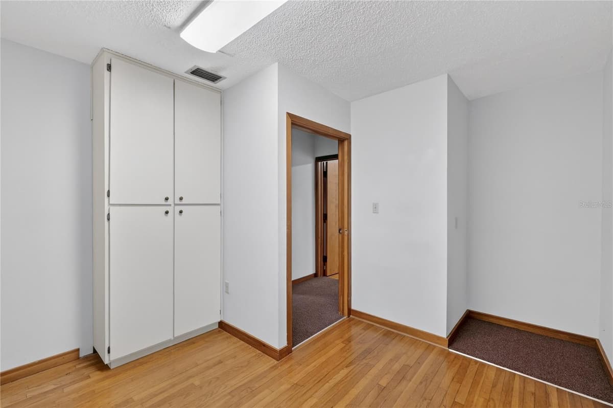 708 LEE STREET — photo 18 of 29