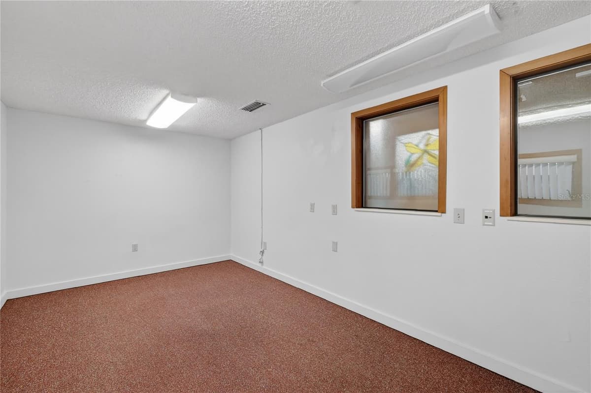 708 LEE STREET — photo 14 of 29