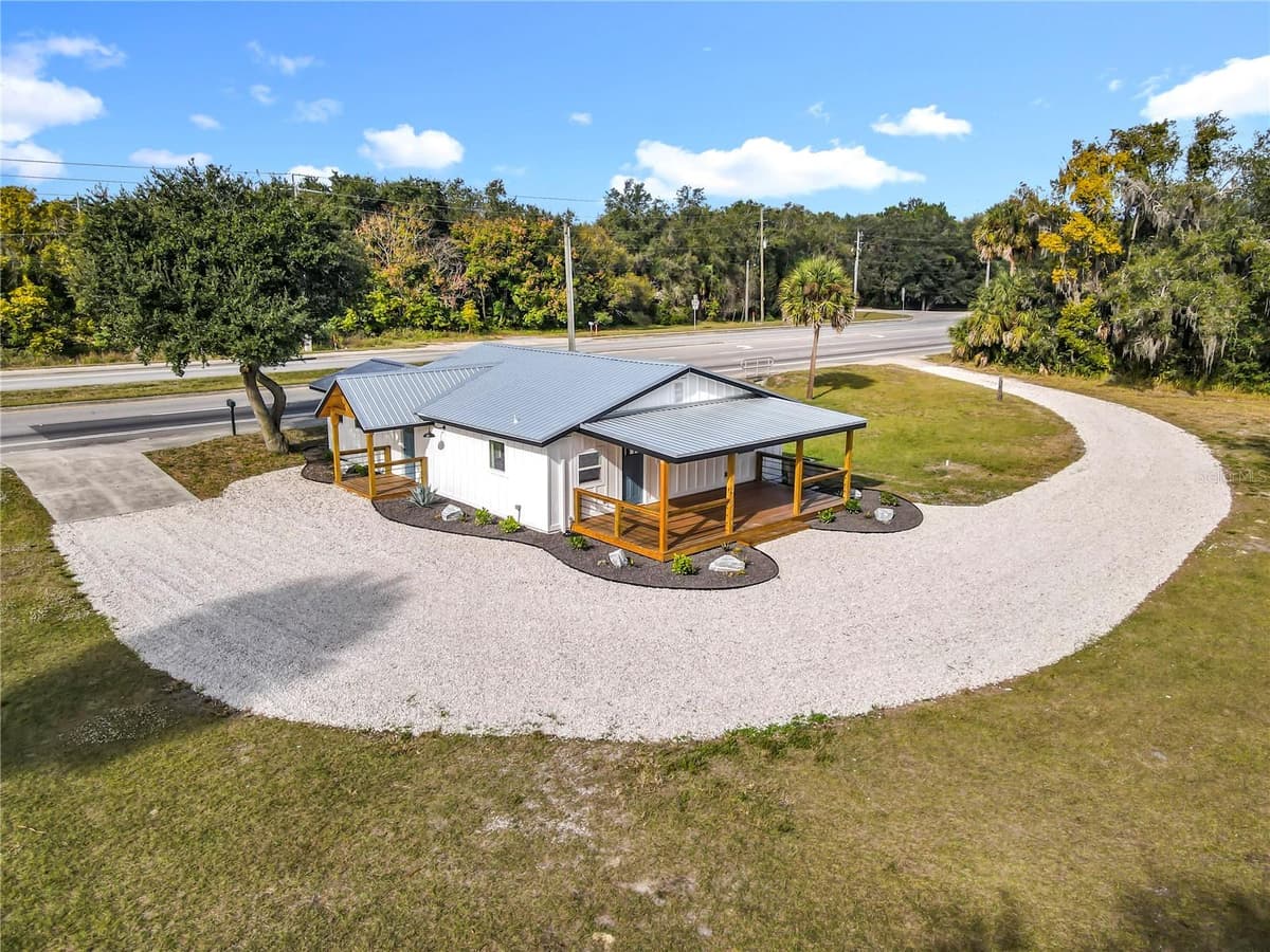 379 SR 415 — photo 1 of 48