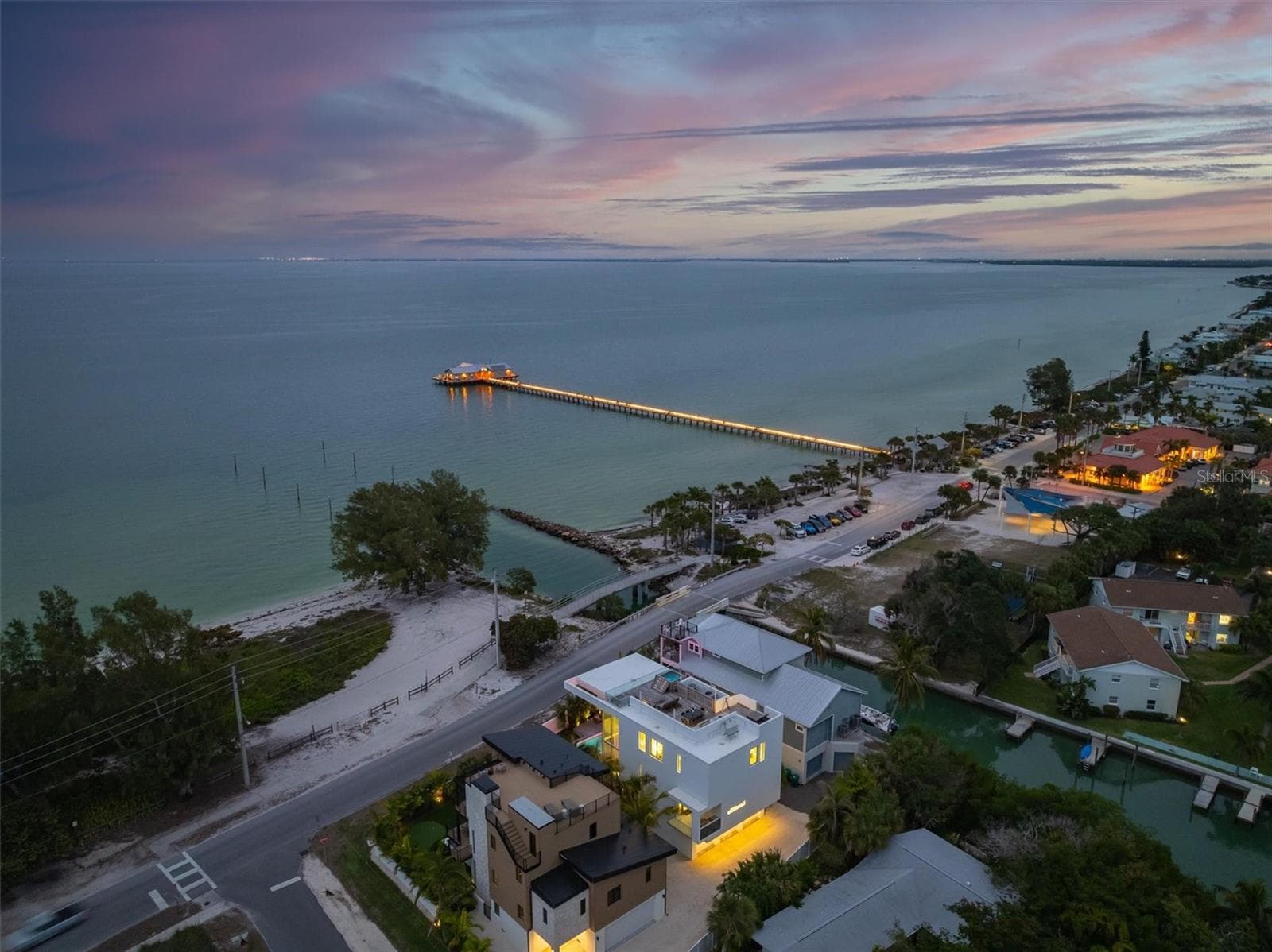 115 BAY BOULEVARD — photo 4 of 56