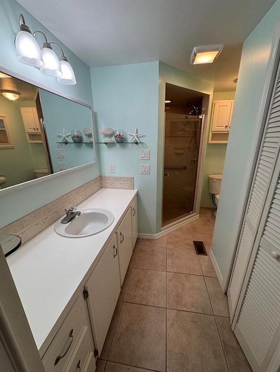 3301 ALT 19 — photo 13 of 23
