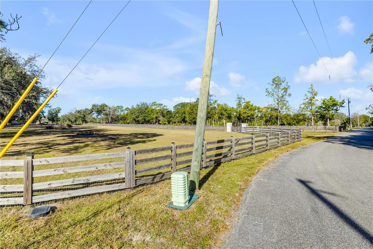 420 ROBERTS ROAD — photo 14 of 37