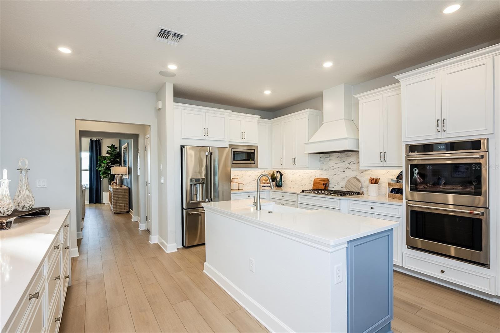 19326 LOCHSIDE LANE — photo 4 of 38