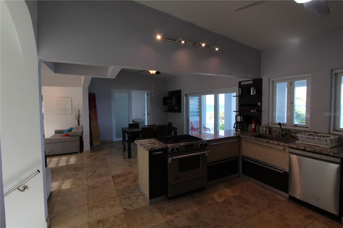 365 NORTH SHORE POINTE — photo 19 of 62
