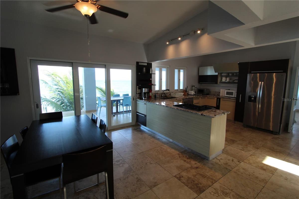 365 NORTH SHORE POINTE — photo 18 of 62