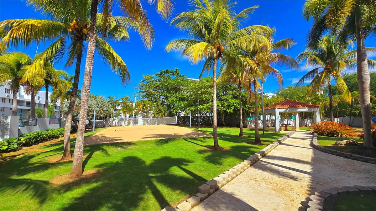 St 686 COND. CHALETS DE LA PLAYA — photo 32 of 42