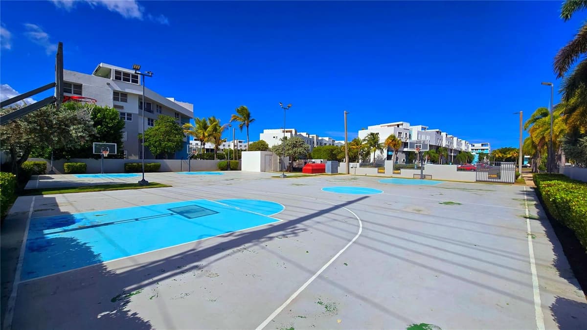 St 686 COND. CHALETS DE LA PLAYA — photo 37 of 42
