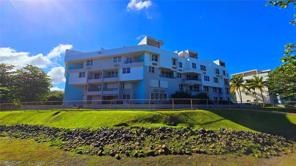 St 686 COND. CHALETS DE LA PLAYA — photo 27 of 42