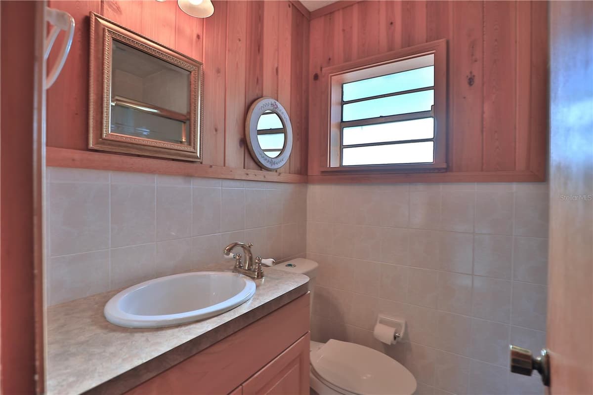 2155 COUNTY HIGHWAY 484 — photo 15 of 41