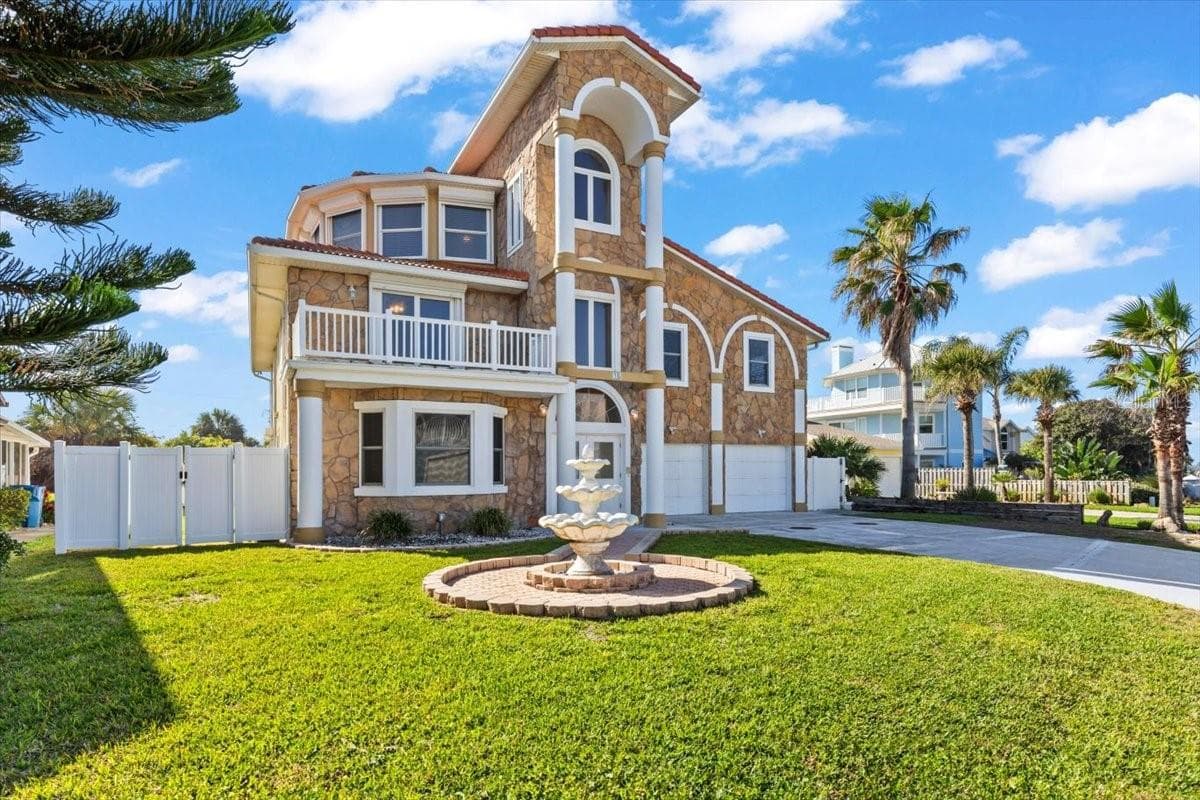 10 CAPISTRANO DRIVE