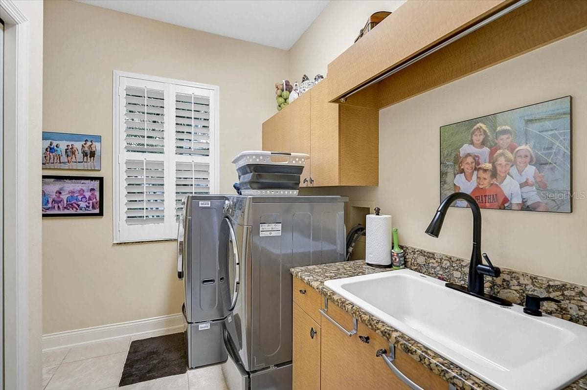 433 MACEWEN DRIVE — photo 41 of 78